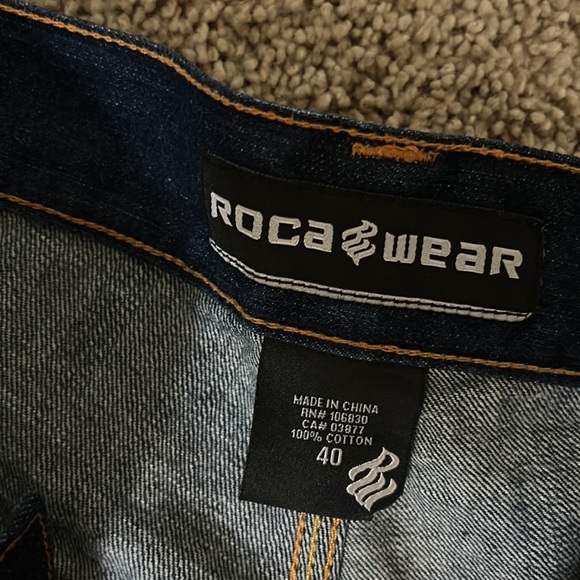 I’m selling the jeans becuase they do not fit there in perfect condition - Picture 4 of 5